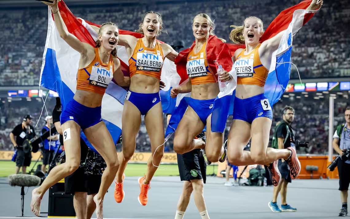 De Finale: 4x 400 meter